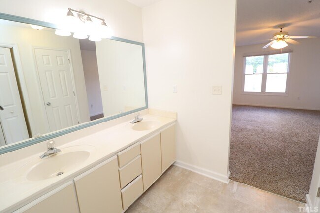 Building Photo - 510 Springfork Dr