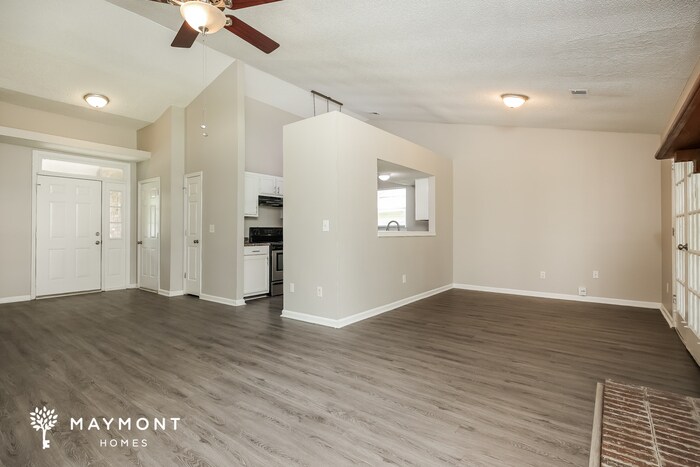 Building Photo - 249 Persimmon Cir