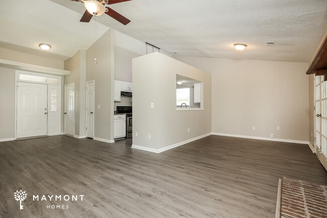 Building Photo - Charming 3-Bedroom Goose Creek Home with Sunroom