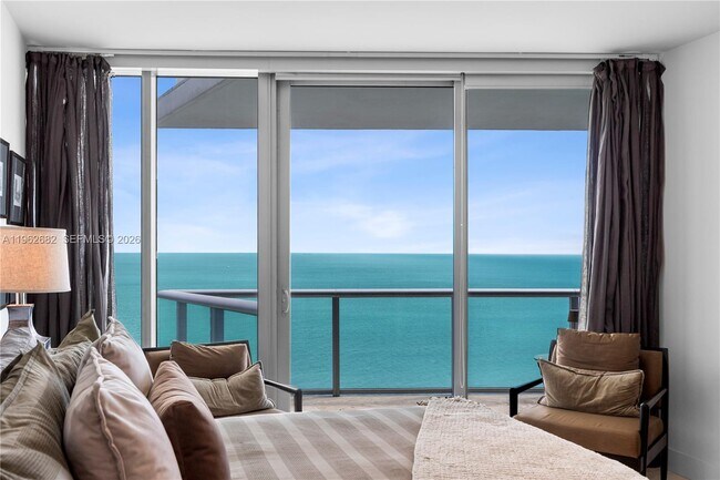 Building Photo - 17001 Collins Ave