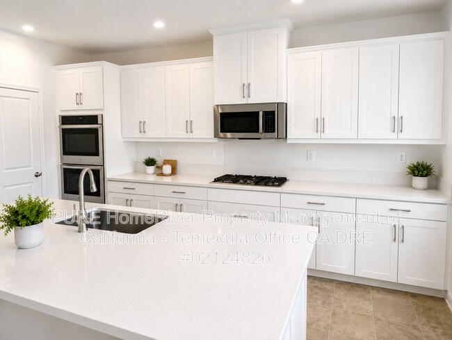 Building Photo - 16750 Yarrow Ln