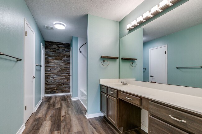 Building Photo - 3522 Eagle Creek