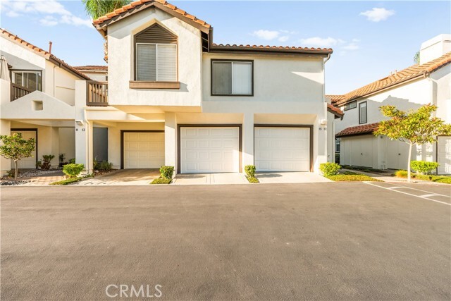 Building Photo - 15 Silver Glade Dr