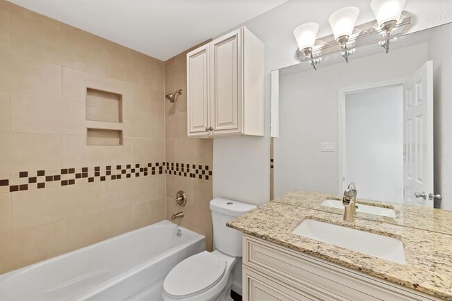 Building Photo - 1505 Charolais Dr