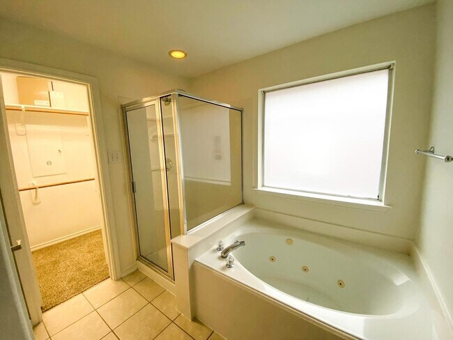 Building Photo - 54 N Queenscliff Cir