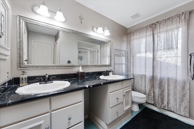 Building Photo - 11854 Briar Forest Dr