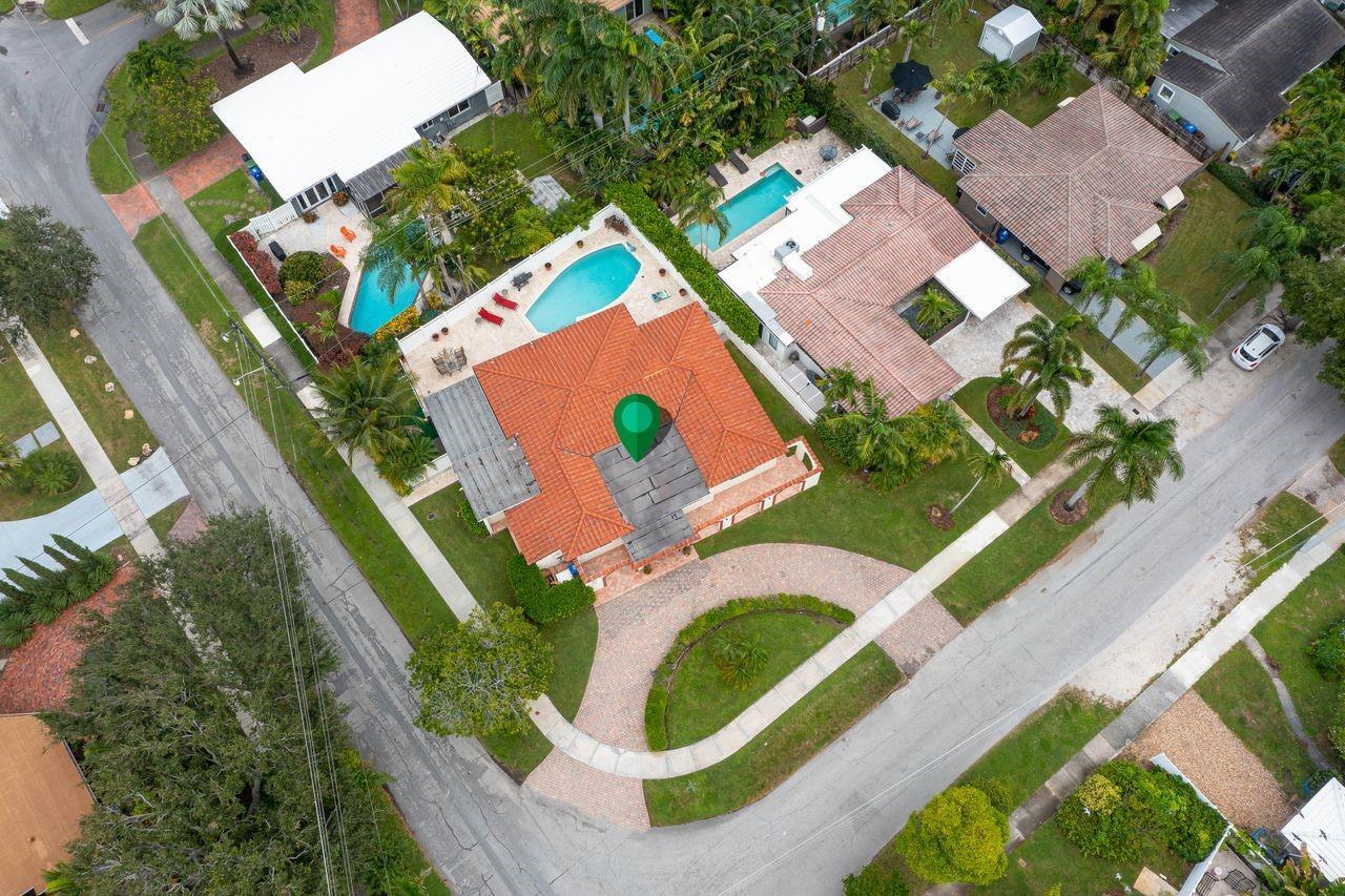 Building Photo - 1900 N Victoria Park Rd