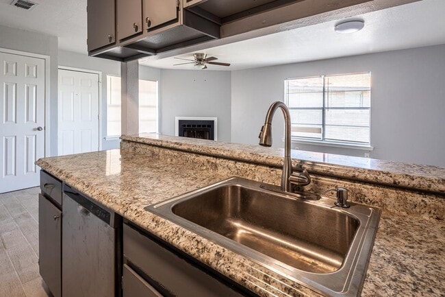 Building Photo - 107 Shannon Unit C Cir