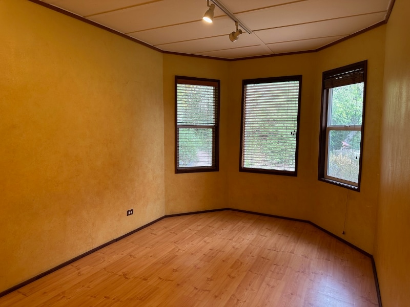 Building Photo - 48 Valley View Rd