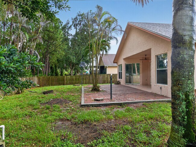 Building Photo - 4059 SW Kamsler St