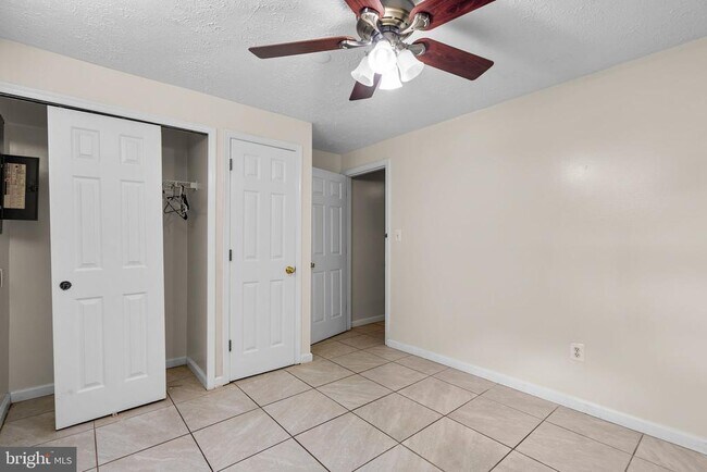 Building Photo - 8913 Tonbridge Terrace