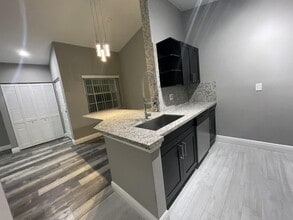 Building Photo - 2820 N Oakland Forest Dr