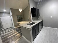 Building Photo - 2820 N Oakland Forest Dr