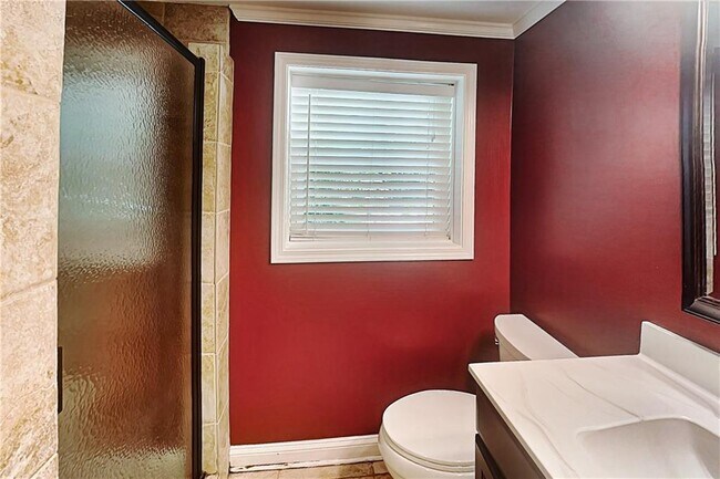 Building Photo - 2902 Delcourt Dr
