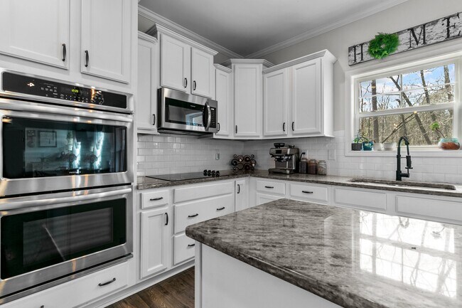 Building Photo - 230 Parrish Ln