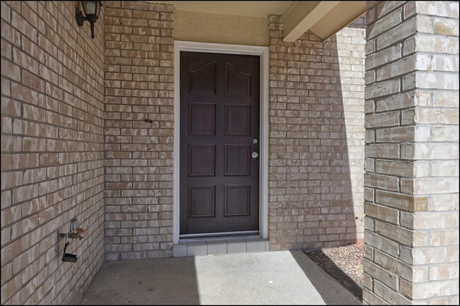 Building Photo - 695 Bluff Canyon Cir