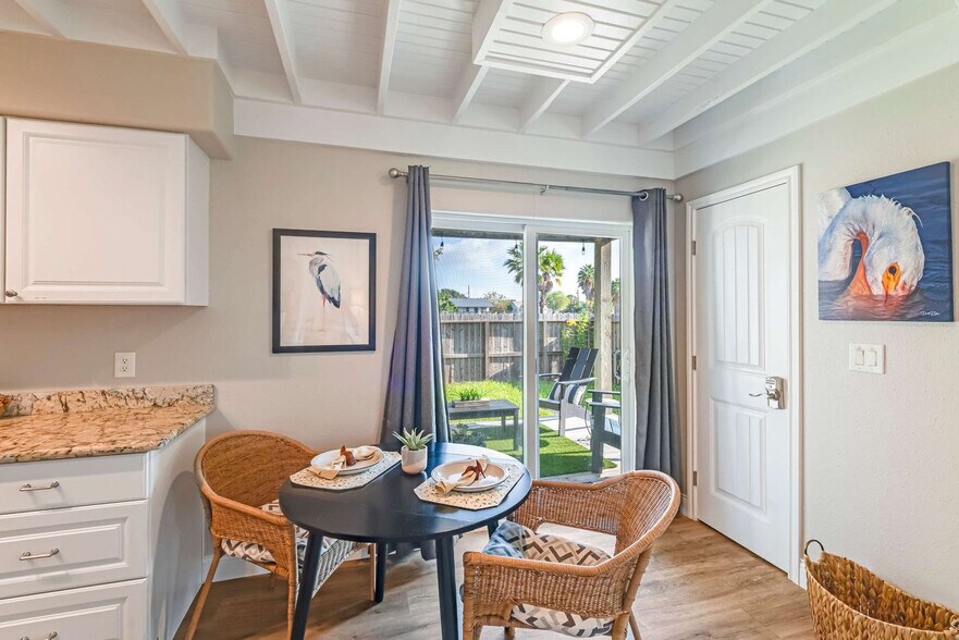 Building Photo - 510 E King St