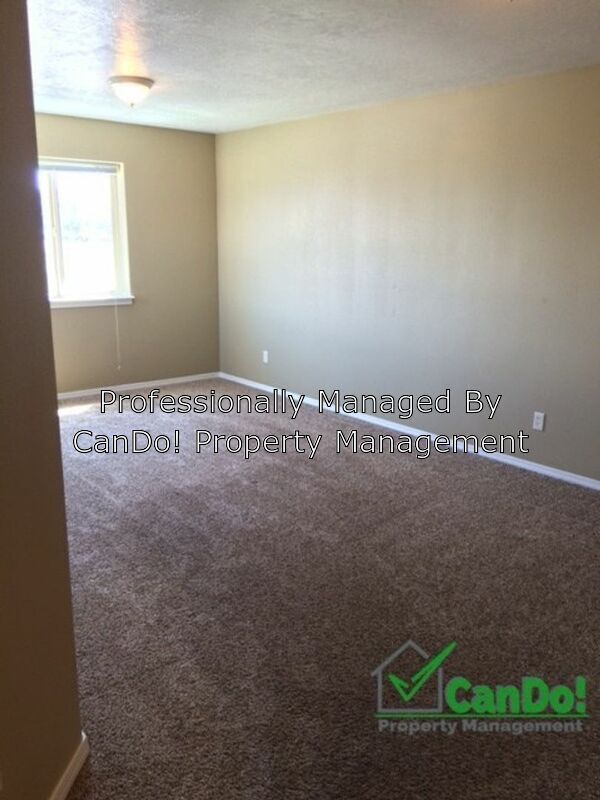 Building Photo - 165 Opal Ct