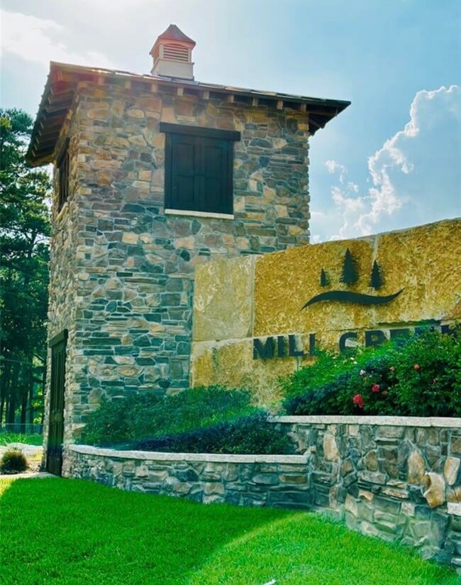 Building Photo - 40643 Creekside Blf Trl