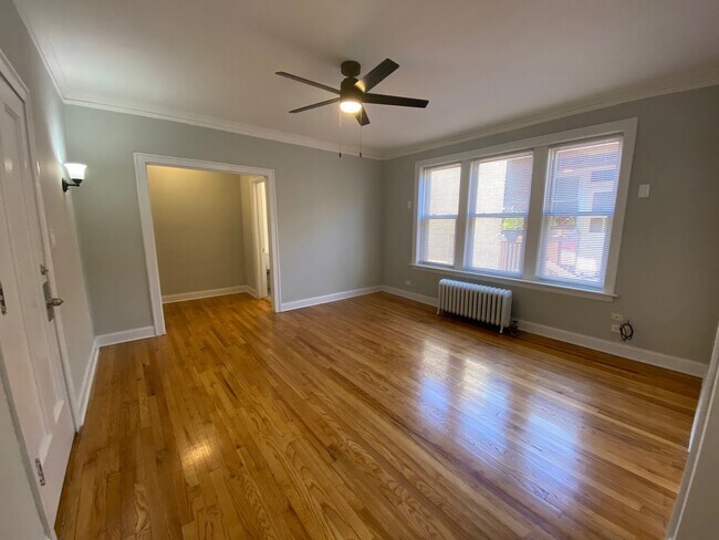 Building Photo - 1525 W Estes Ave