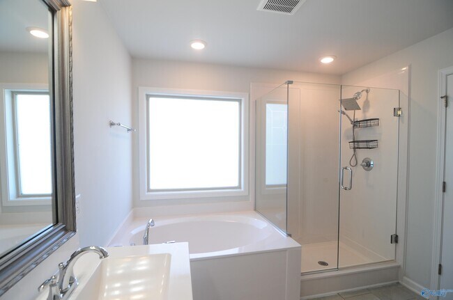 Building Photo - 16312 Trestle St