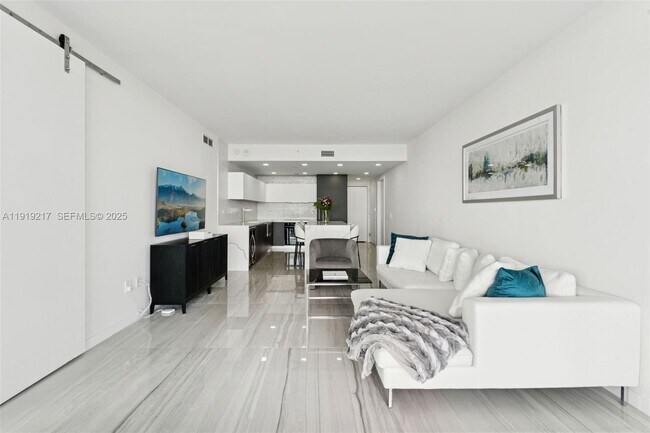 Building Photo - 3131 NE 7th Ave