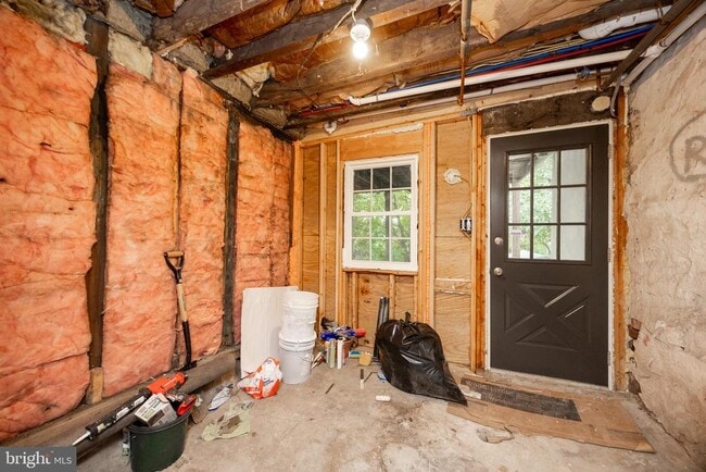 Building Photo - 147 2nd Ave