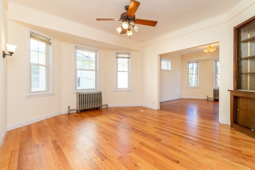 Building Photo - 8 Hastings St