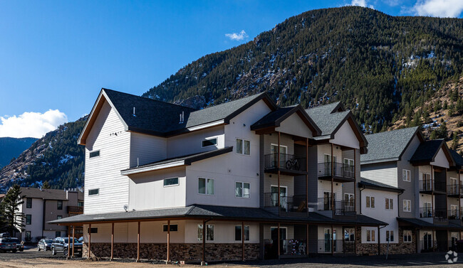 Building Photo - Bighorn Crossing