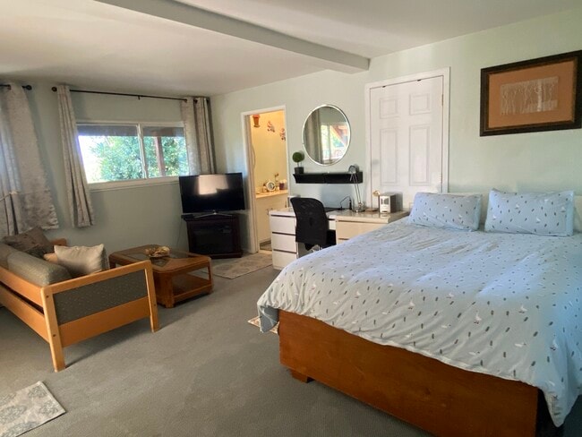 Building Photo - 819 Villa Vista St