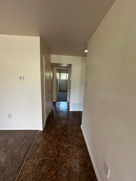 Building Photo - 7208 Donnell Pl
