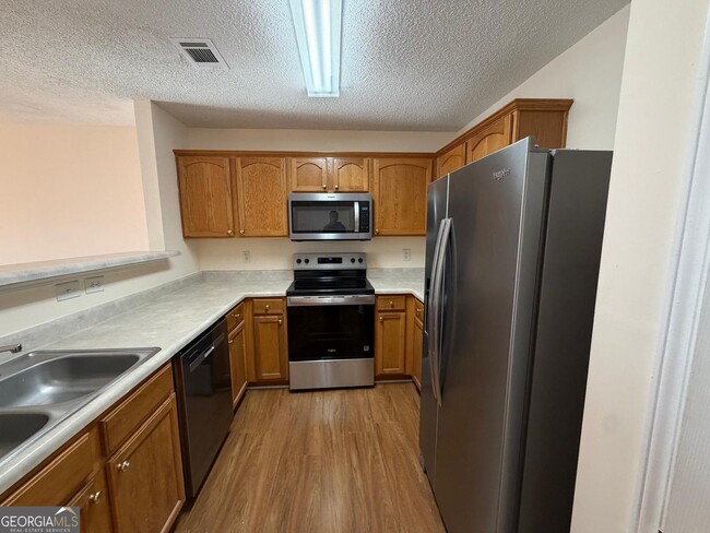 Building Photo - 6296 Hickory Ln Cir