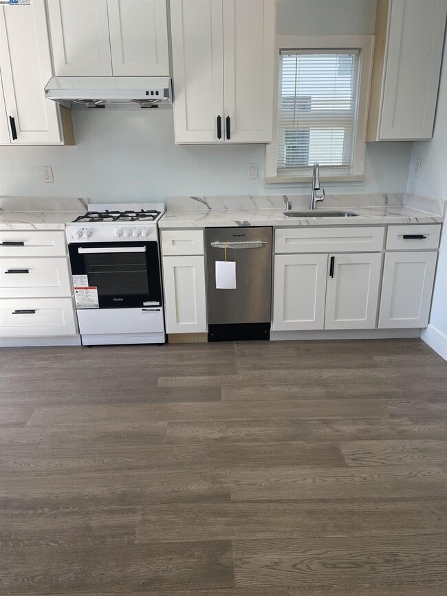 Building Photo - 1251 Burnett St