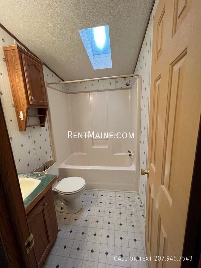 Building Photo - 30 Exeter Rd