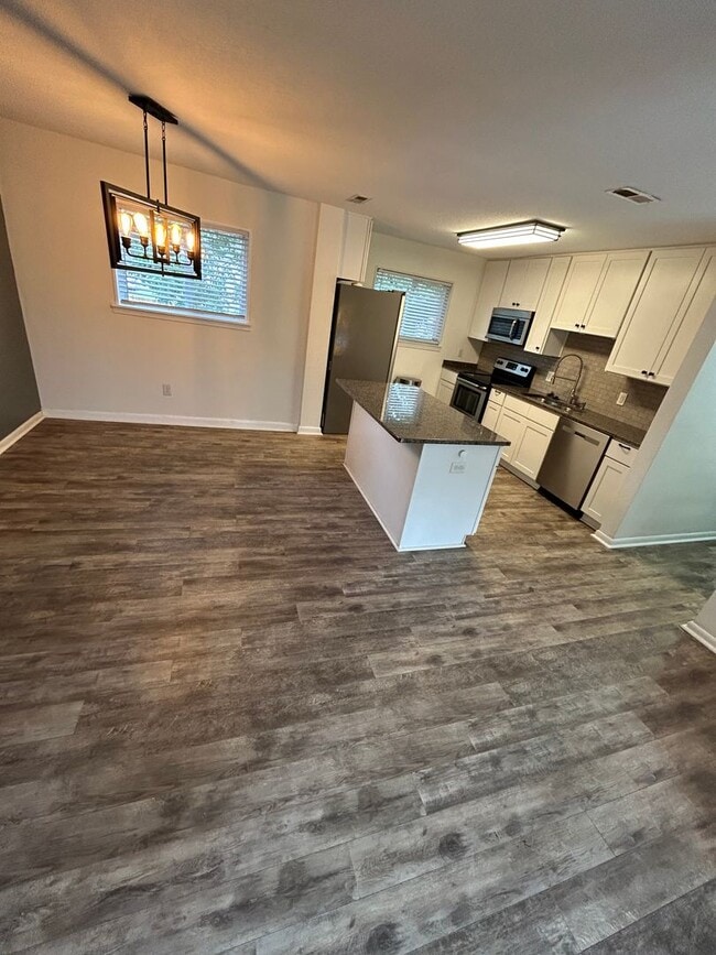 Building Photo - 3061 Ole Towne Ln