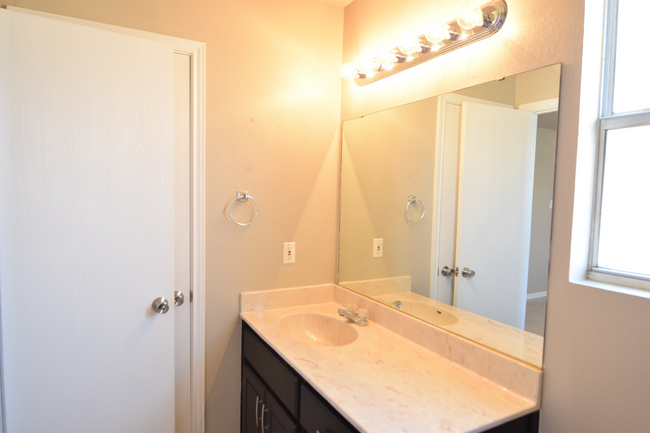Building Photo - 4105 Sand Dollar Dr