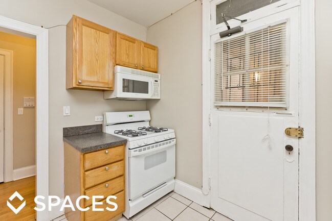 Building Photo - 1515 Hinman Ave