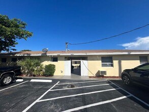 Building Photo - 405 6th Ave S