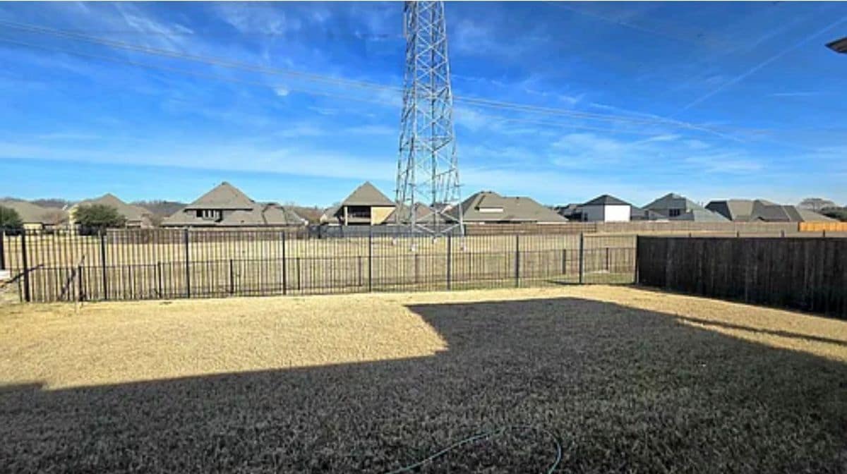 Building Photo - 2719 Lazy Pne Ln