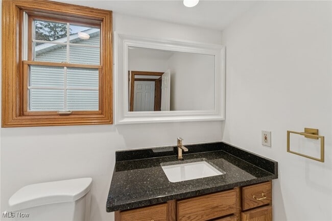 Building Photo - 276 S Bayshore Dr