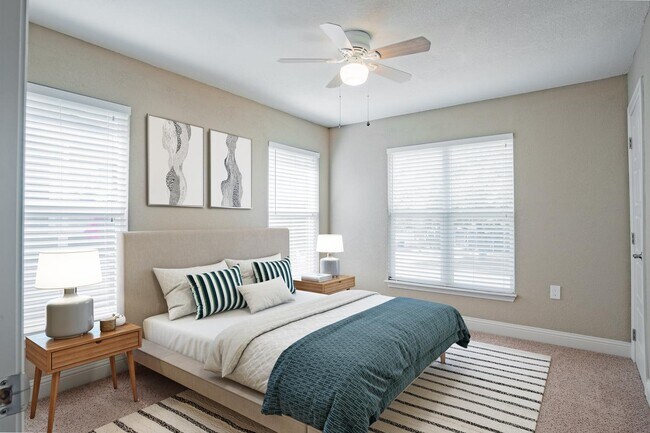 Building Photo - Updated West Fort Worth home with large yard for entertaining