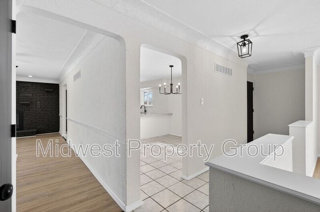 Building Photo - 5165 Westwood Dr