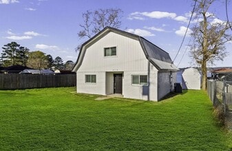 Building Photo - 416 Kickapoo Dr