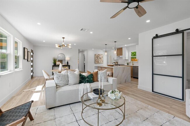 Building Photo - 5604 Overbrook Dr