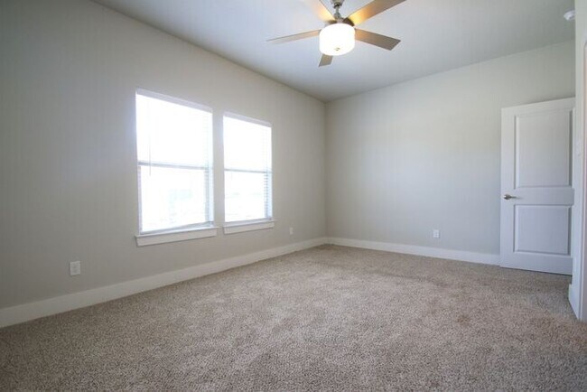 Building Photo - Move In Ready! – 3BD/2BA Azle Duplex | Granite Counters, Stainless Steel Appliances, Hardwood-Loo...