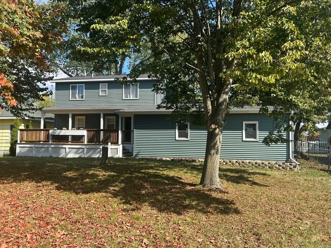 Building Photo - 2 Bedroom Fully Furnished Home in East Tawas