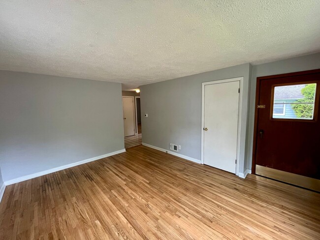Building Photo - 2 bed 1 bath single family home in Wausau