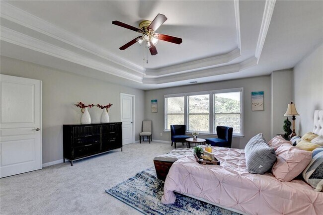 Building Photo - 4805 Shelbourne Dr