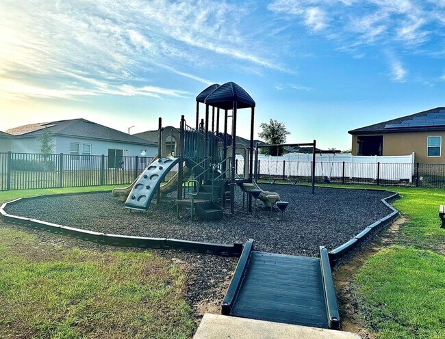 Building Photo - 896 Orchid Grove Blvd