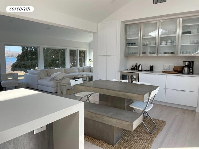 Building Photo - 54 Westmoreland Dr